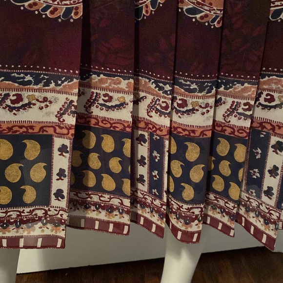 Stunning Bohemian Skirt featuring beautiful Print Design - Picture 5 of 5